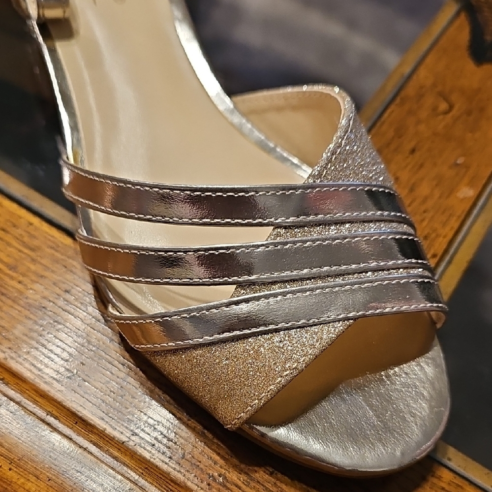 Gold Glitter Heels with Pearl Accent - Picture 3 of 9
